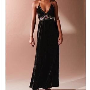 URBAN OUTFITTERS MAXI DRESS
